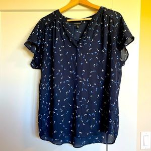 Banana Republic Fish Blouse Size L EUC